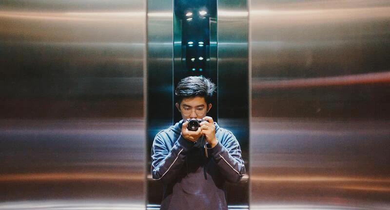 Elevator selfie
