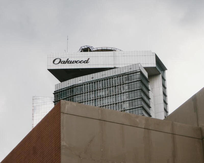 Oakwood Premier Cozmo